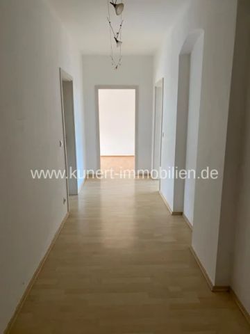 3-Zimmer-Wohnung mit Balkon in attraktiver Wohnlage von Chemnitz, Badezimmer mit Wanne und Dusche - Foto 5