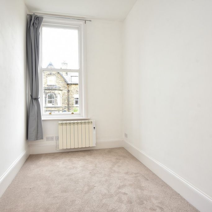 East Parade - Photo 1