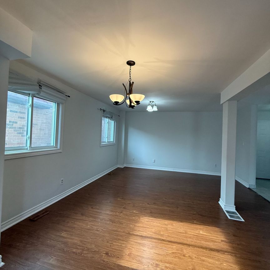 For Lease - 6071 Duford Drive Unit# Upper Portion, Mississauga, Ontario - Photo 1