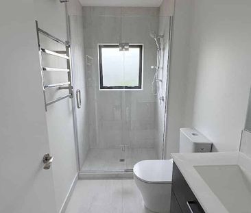 Centrally located fully furnished brand new home - Photo 4