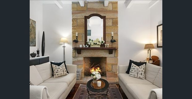 Spacious 2 bedroom apartment with Sunroom - Photo 1