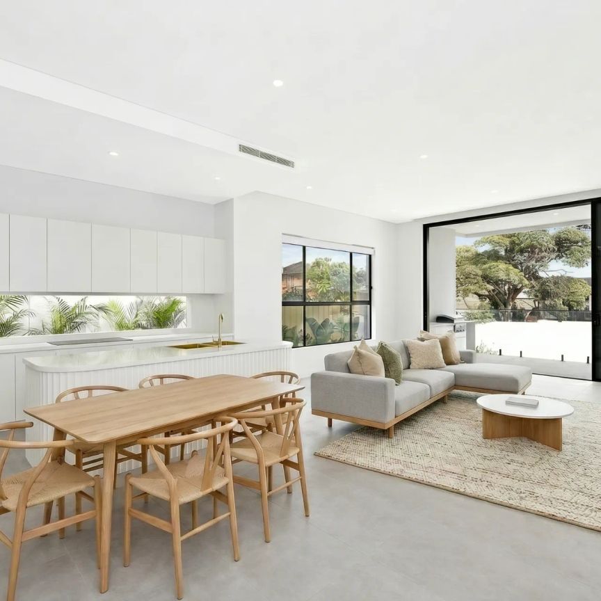 Hamptons Meets Byron Bay - Recently Constructed Residence - Photo 1
