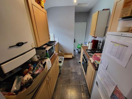3 bedroom flat to rent - Photo 3
