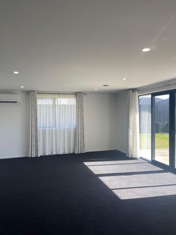 Spacious 4-Bedroom Family Home in Pokeno - Photo 5