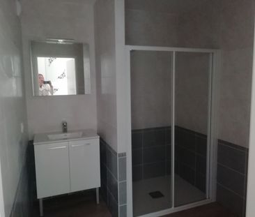 APPARTEMENT F2 DE 47m² REZ DE CHAUSSEE AVEC PETITE TERRASSE ET PARK... - Photo 3