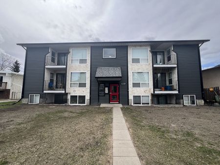 105 - 4339 73 Street Northwest, Calgary - Photo 3