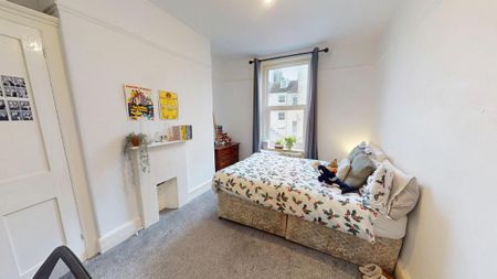 4 bedroom maisonette to rent - Photo 4