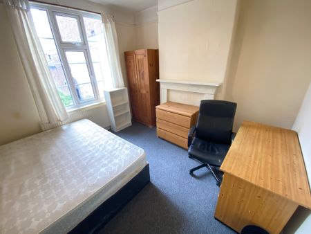 4 Bed Student Accommodation - Photo 5