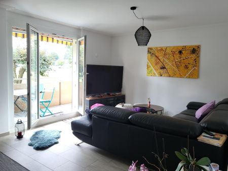 QUARTIER TRES CALME ET FAMILIAL où la campagne s'invite aux abords des localités - Foto 5