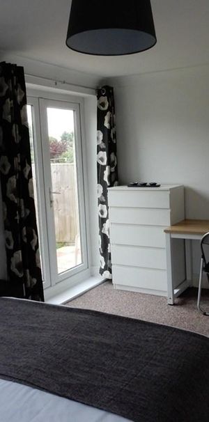 1 bedroom in a house share to rent - Photo 1