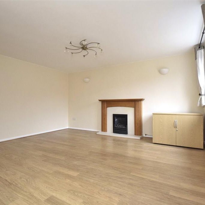 3 bedroom end of terrace house to rent - Photo 1