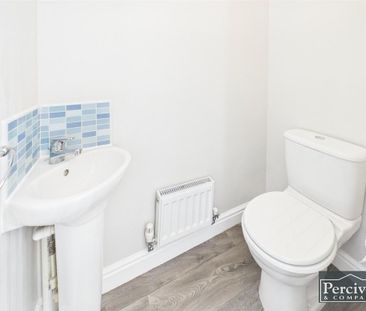 2 bedroom end of terrace house to rent - Photo 5