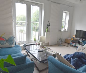 4 Bedroom Mid Terraced House - Photo 1