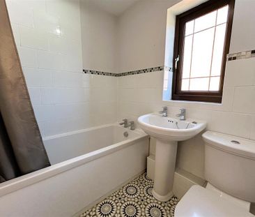 2 bedroom semi-detached house to rent - Photo 5