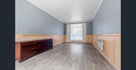 Family Home - Photo 3