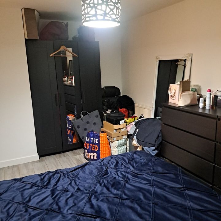 2 Bed Flat, Scott Hall Road, LS17 - Photo 1