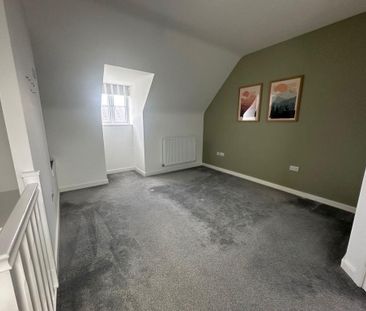 3 bedroom semi-detached house to rent - Photo 2