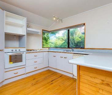 CASTOR BAY - 4 Bedroom Family Home - Photo 4
