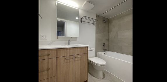 989 Lytton Street - Photo 2