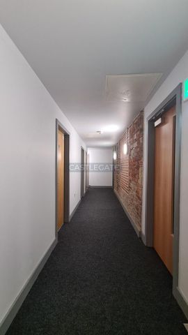 4 bedroom flat share to rent - Photo 4