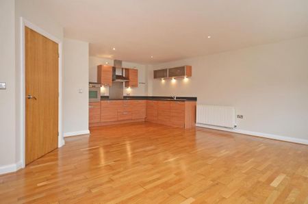 2 bedroom flat to rent - Photo 3
