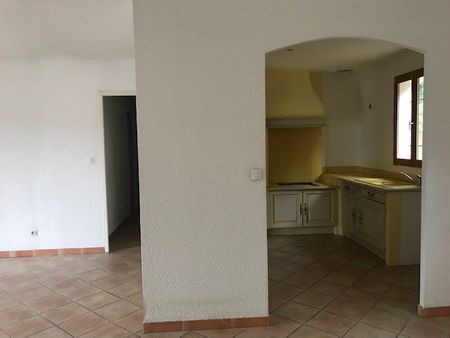 Location Appartement 4 pièces 89m² BRIGNOLES 83170 - Photo 4