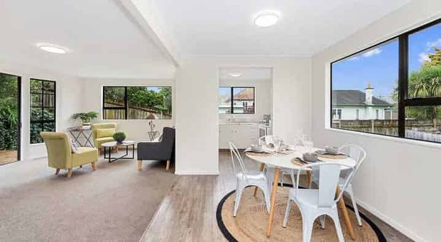 Tidy Three Bedroom Home in Popular Forest Lake - Photo 1