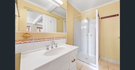 Look At This One! - Photo 3