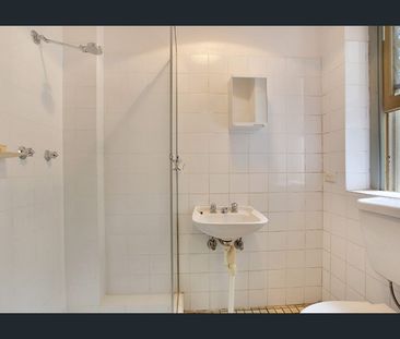 Location location location - Photo 2