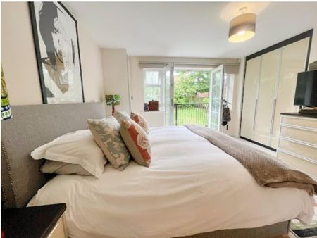 2 Bedroom Maisonette - Photo 3