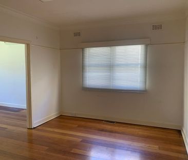 3 bedroom Family Home - Photo 5