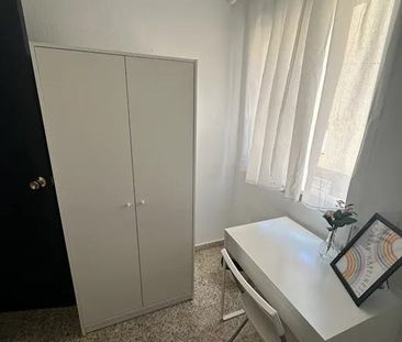 Calle Río Olivenza, Málaga, Andalusia 29002 - Photo 5