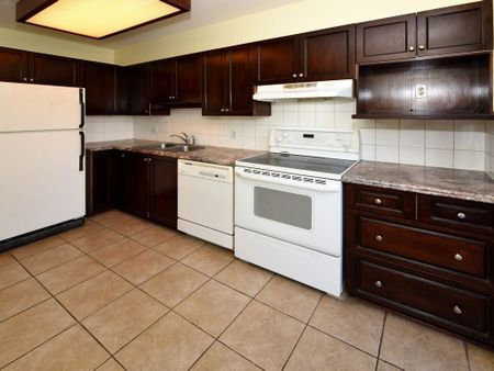 For Lease - 138 Montana Way, Barrhaven, Ontario - Photo 2