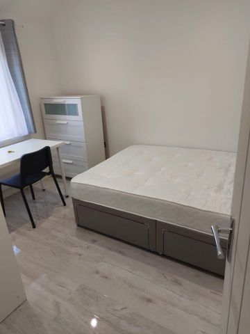 Room in a Shared House, Purneys Road, SE9 - Photo 3