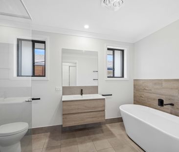 16 Marchment Street, Thrumster NSW 2444 - House For Rent | Domain - Photo 1