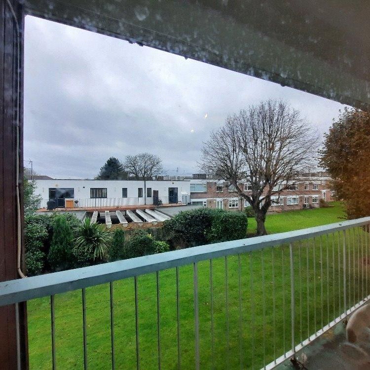2 bedroom maisonette to rent - Photo 1