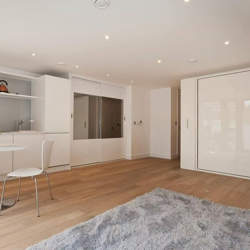 Studio Flat, Sloane Apartments, E1 - Photo 1