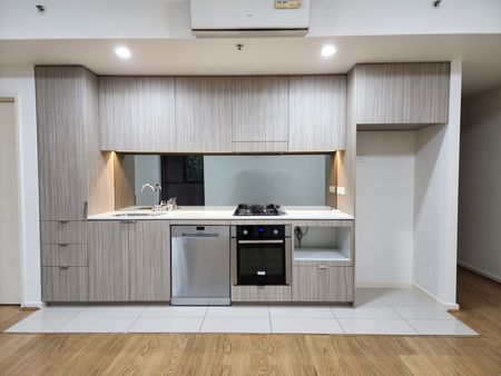 Timber Floored Two(2) Beds Two(2) Baths Plus Study - Washington Park - Riverwood - Photo 5