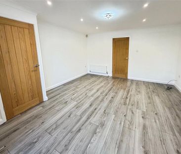 4 bedroom detached house to rent - Photo 2