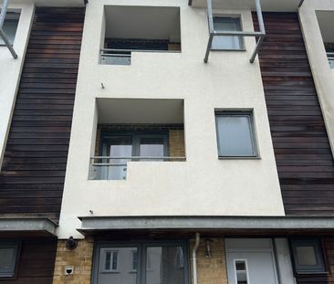 4 Bed Terraced House, New England Street, BN1 - Photo 1