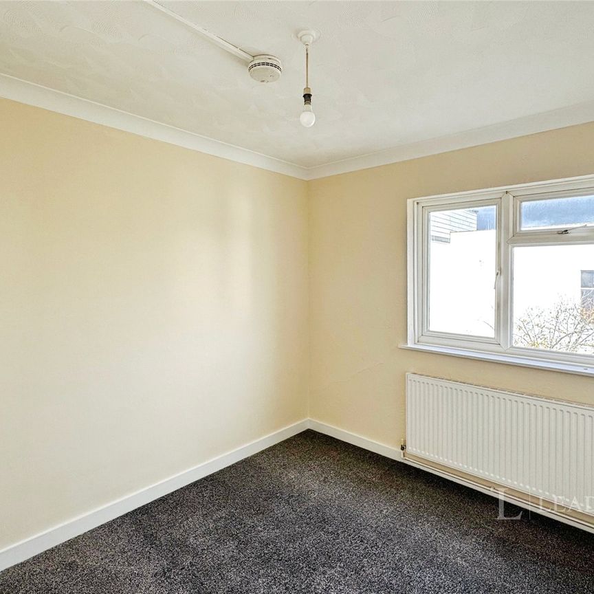 3 bedroom maisonette to rent Greywell Road, Havant, Hampshire, PO9 - Photo 1