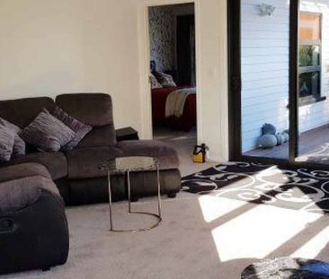 FOUR BEDROOM HOME IN FITZROY - Photo 2