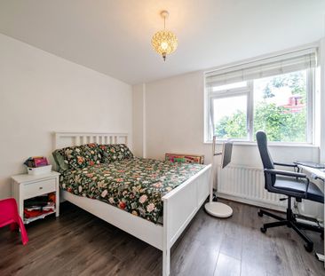 Canterbury Crescent, London, SW9 - Photo 6