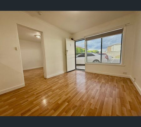 7/2 Stenhouse Avenue, Brooklyn, Vic 3012 - Photo 4