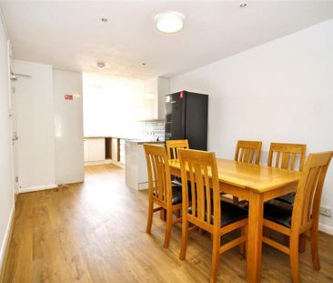 4 bedroom house to rent - Photo 3