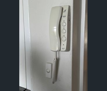 Fantastic two bedroom apartment with breathtaking city views - Photo 5