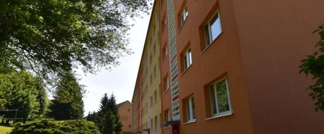 Sehr schöne 3-Raum-Wohnung mit Balkon und tollem Ausblick in bevorzugter Wohnlage! - Photo 1