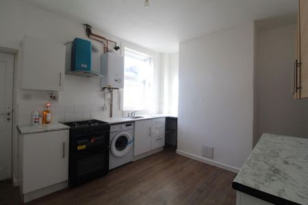 2 bedroom terraced house to rent - Photo 3
