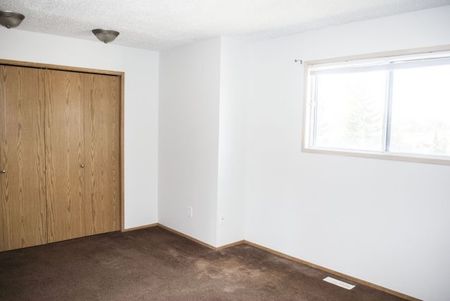 7F Grant Street, Red Deer, AB - Photo 4