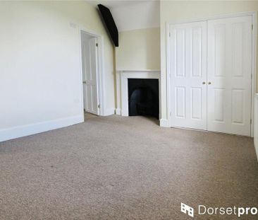 4 bedroom detached house to rent - Photo 4